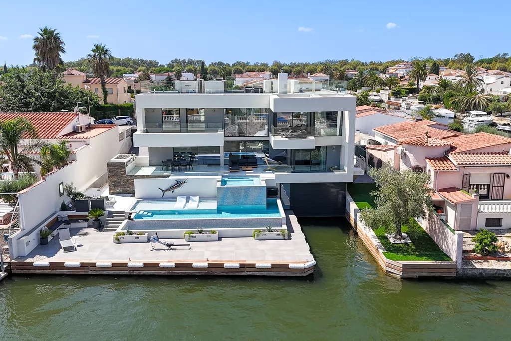 Maison à vendre à Empuriabrava au canal large