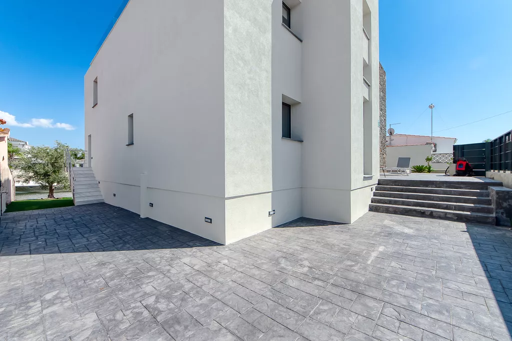 Casa en venta en Empuriabrava al canal ancho