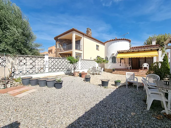 Casa a la venda a Empuriabrava