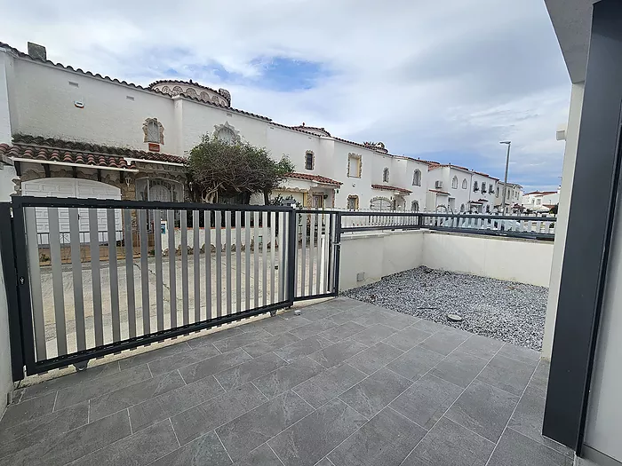 Casa a la venda a Empuriabrava