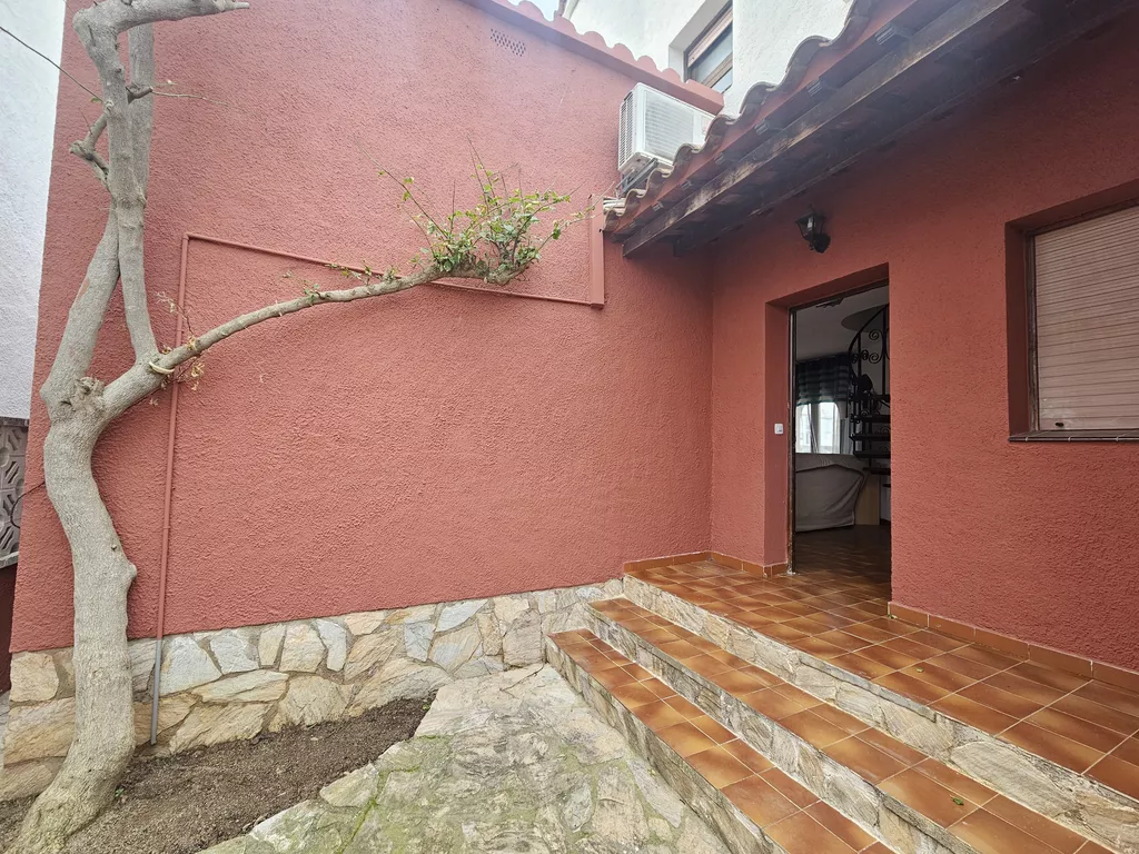 Casa en venta en Empuriabrava al canal ancho