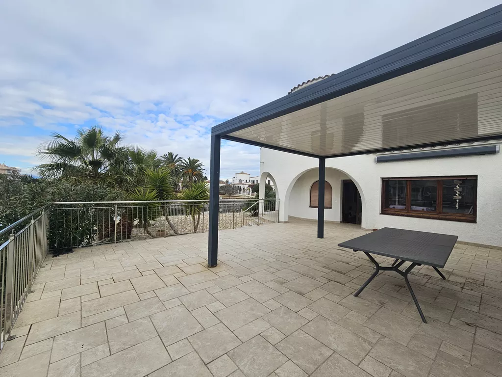 Casa en venta en Empuriabrava al canal ancho