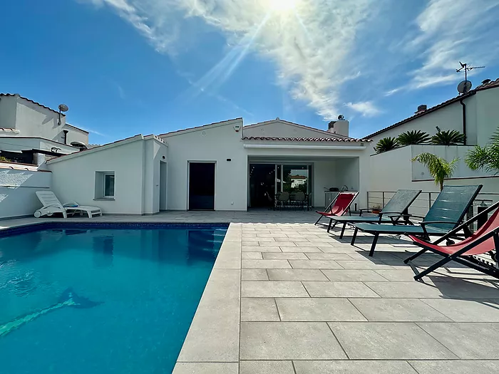 Casa a la venda a Empuriabrava